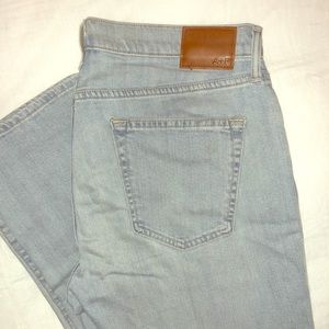 NWOT Men’s Abercrombie & Fitch Light Wash Jeans